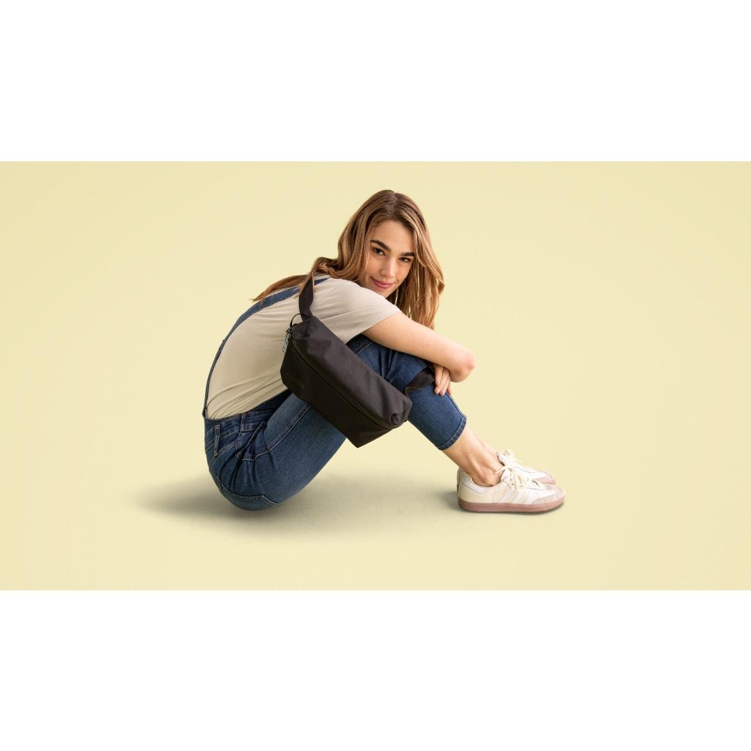 PR10953-CamelBak-Pivot-RPET-Belt-Sling.jpg PR10953 CamelBak Pivot RPET Belt Sling